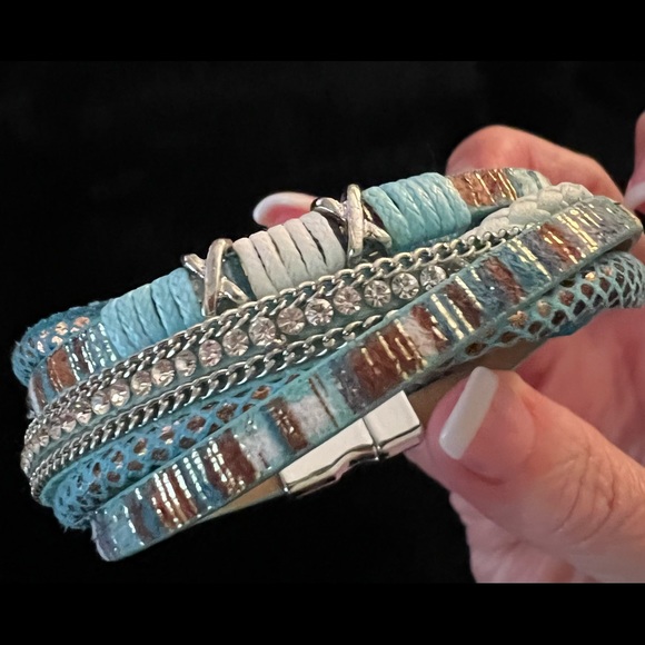 Women’s bracelet with magnetic closure - Picture 4 of 8